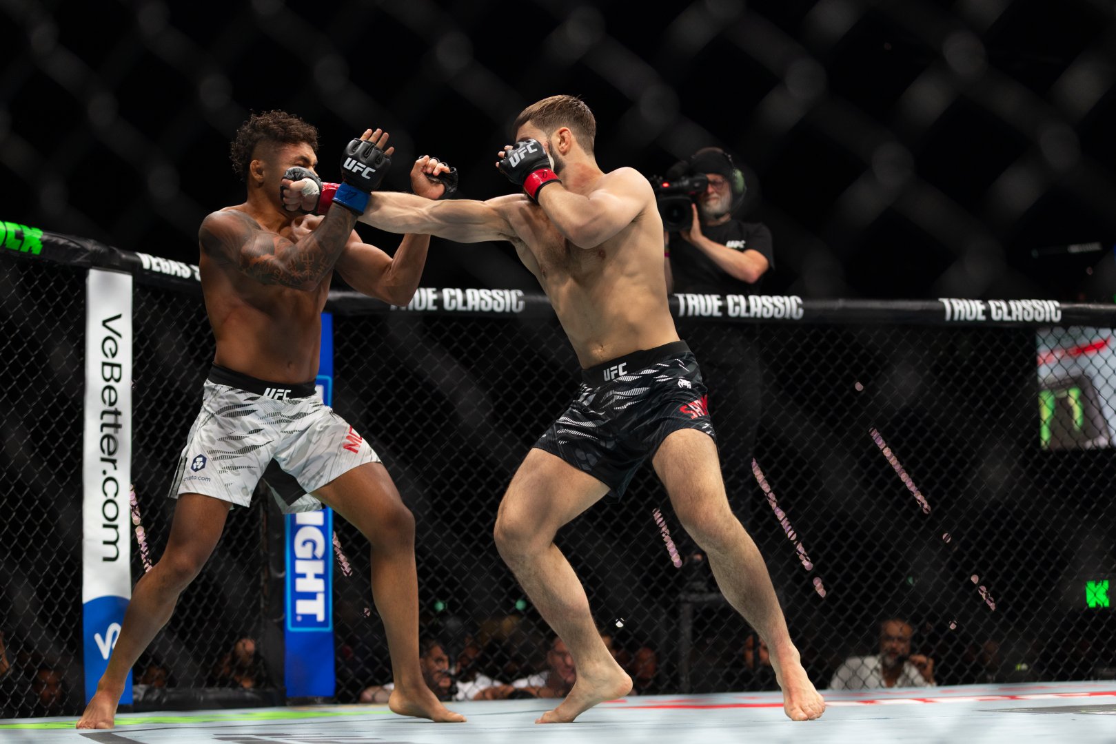 UFC Fight Night: Боец из Азербайджана Назим Садыхов стал  победителем основного карда в легком весе (ФОТО)