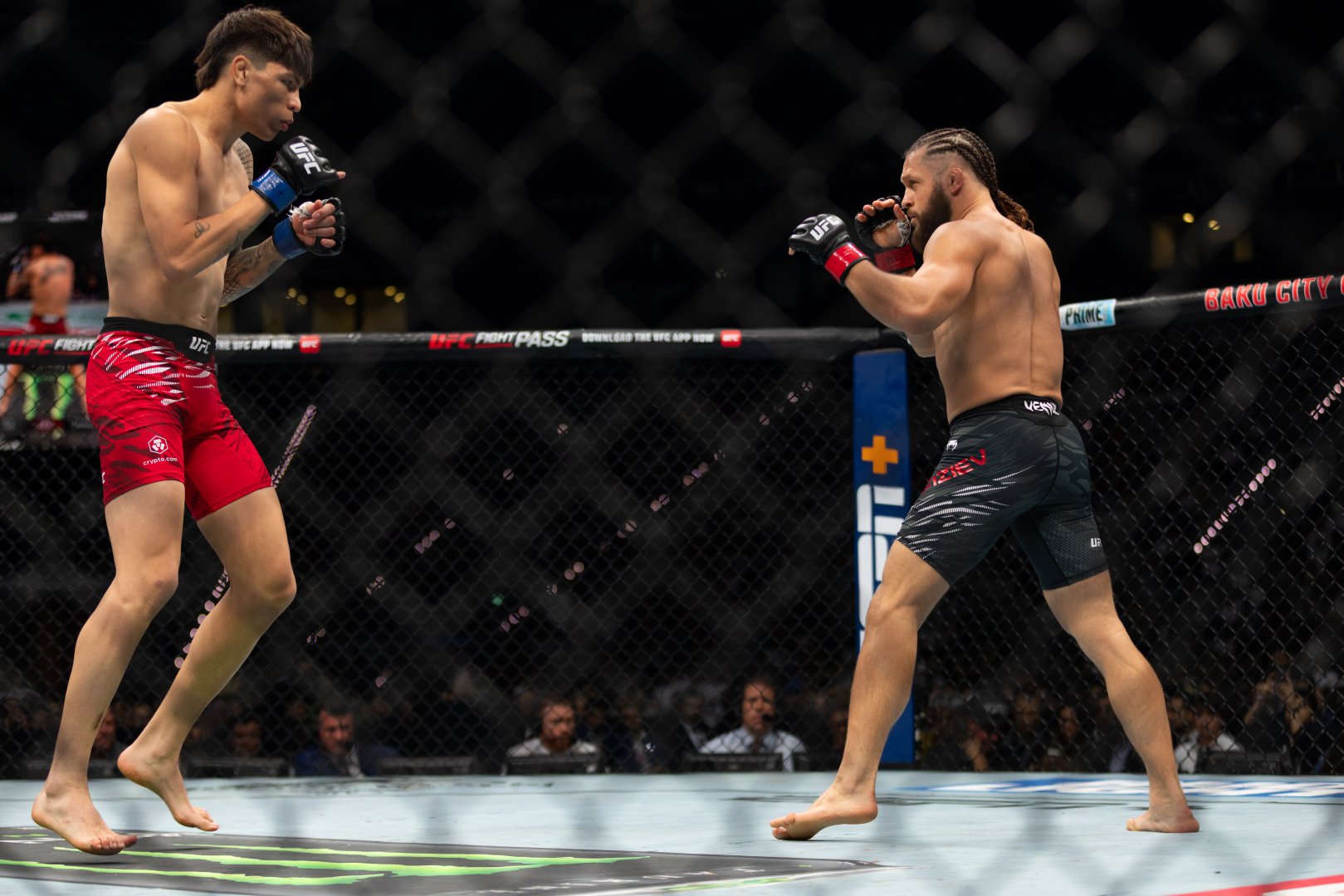 UFC Fight Night: Боец из Азербайджана Рафаэль Физиев стал победителем основного карда в легком весе (ФОТО)