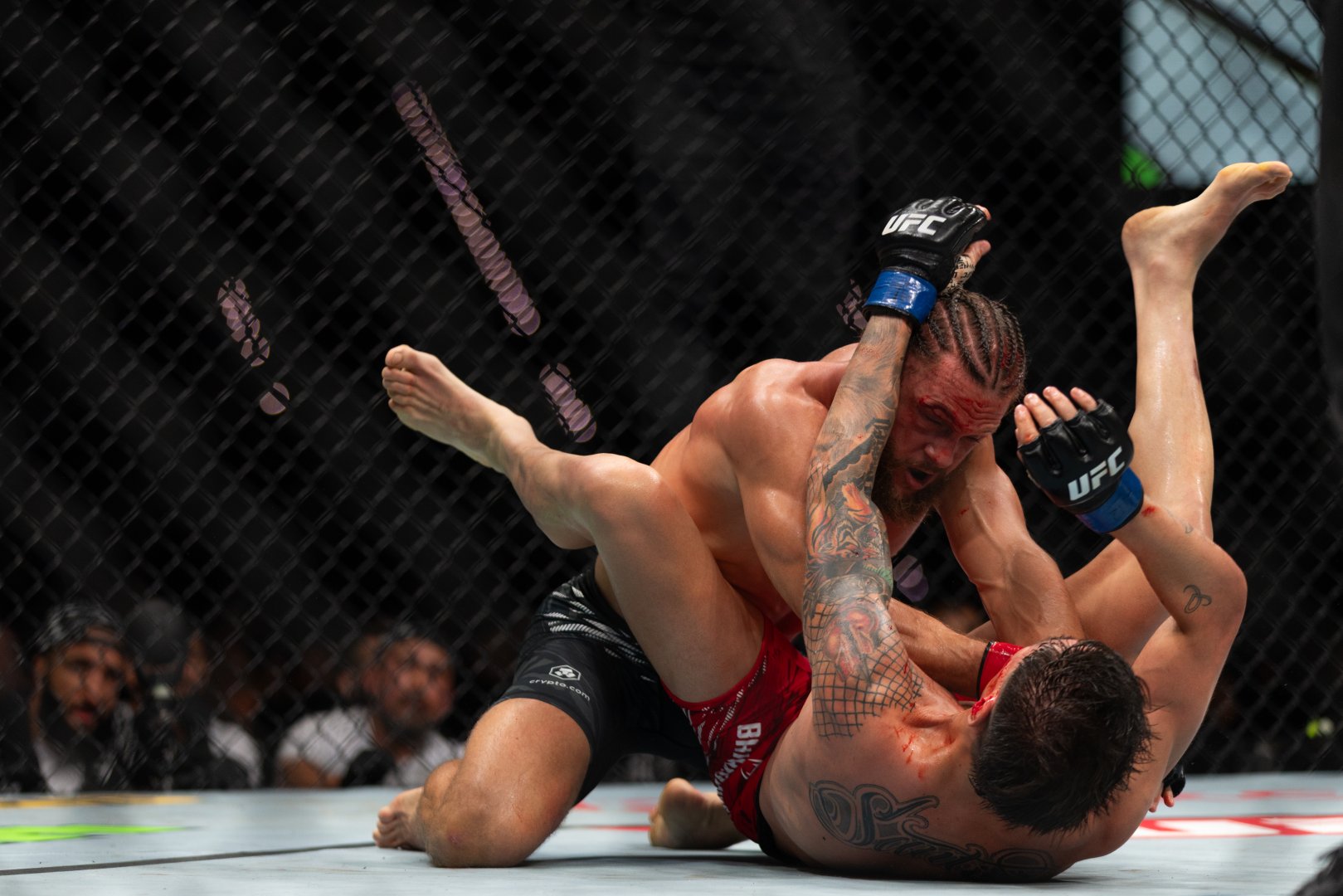 UFC Fight Night: Боец из Азербайджана Рафаэль Физиев стал победителем основного карда в легком весе (ФОТО)