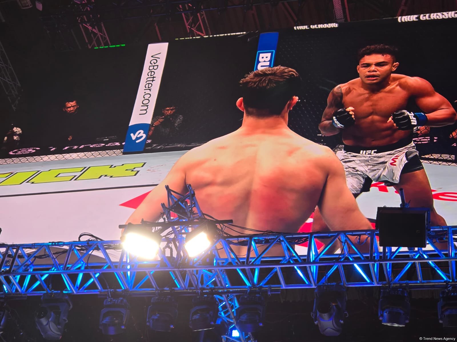 UFC Fight Night: Боец из Азербайджана Назим Садыхов стал  победителем основного карда в легком весе (ФОТО)