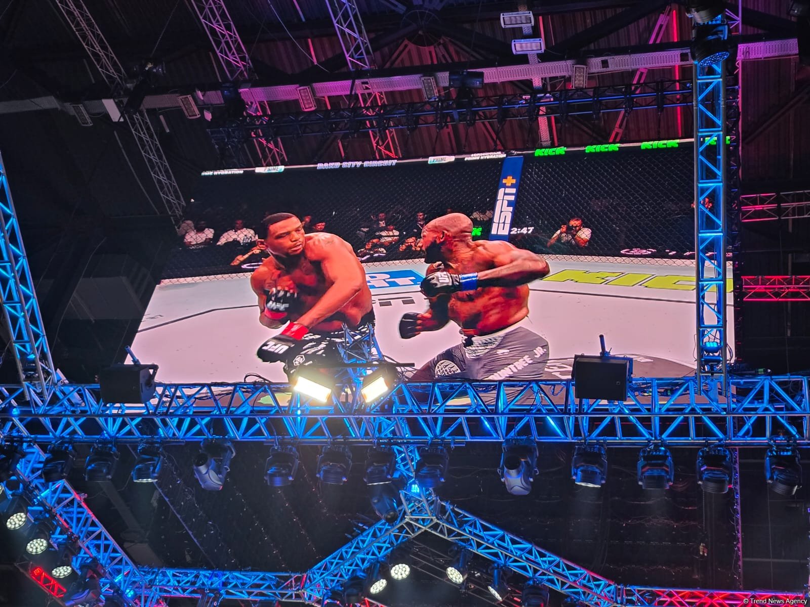 Главное событие UFC Fight Night: Определился победитель поединка между Джамалом Хиллом и Халилом Раунтри Джуниором (ФОТО)