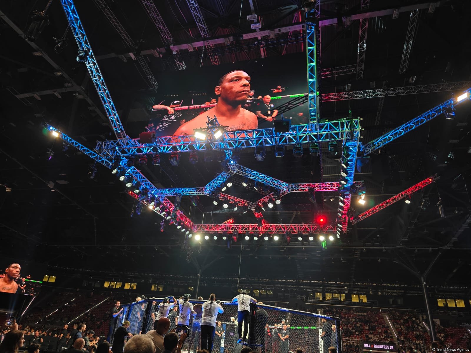 Главное событие UFC Fight Night: Определился победитель поединка между Джамалом Хиллом и Халилом Раунтри Джуниором (ФОТО)