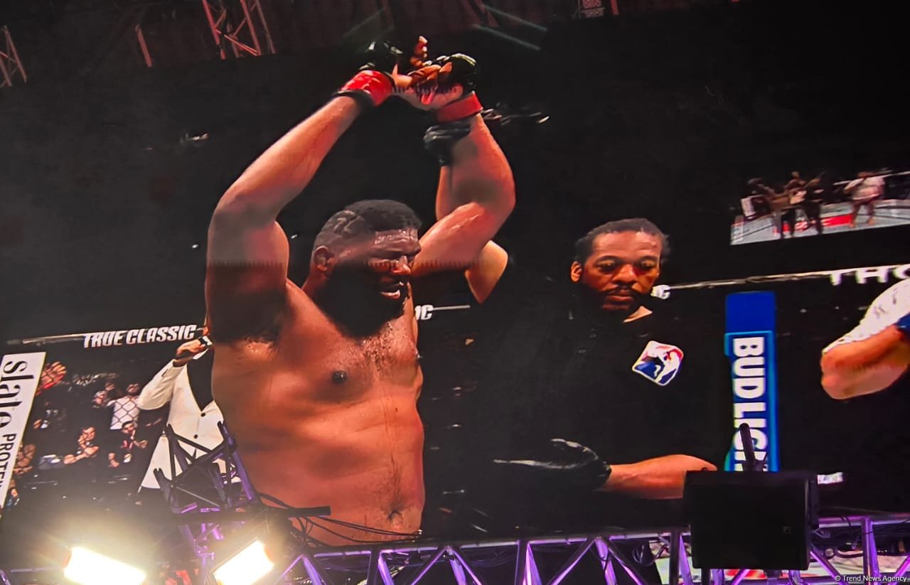UFC Fight Night: Определился победитель основного карда в тяжелом весе между бойцами США и России (ФОТО)