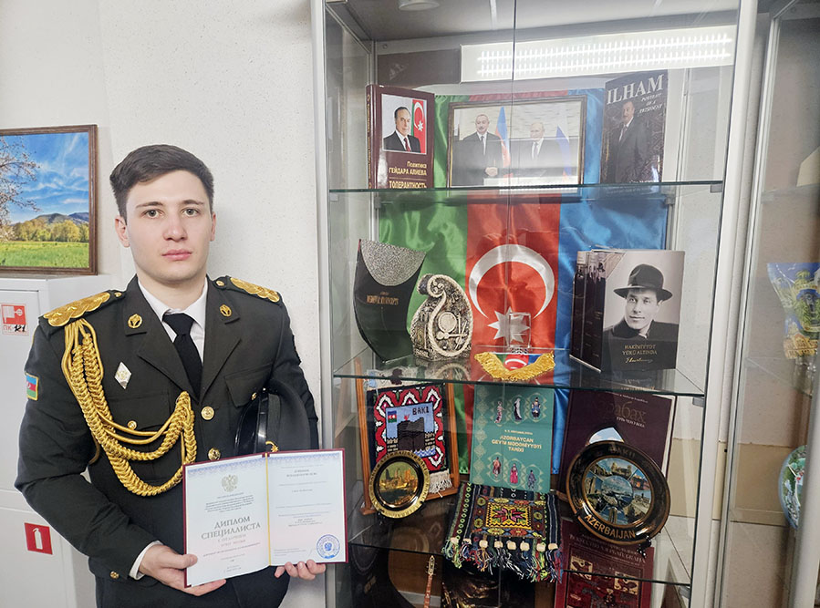 Азербайджанским военнослужащим, завершившим обучение в России, вручены дипломы (ФОТО)