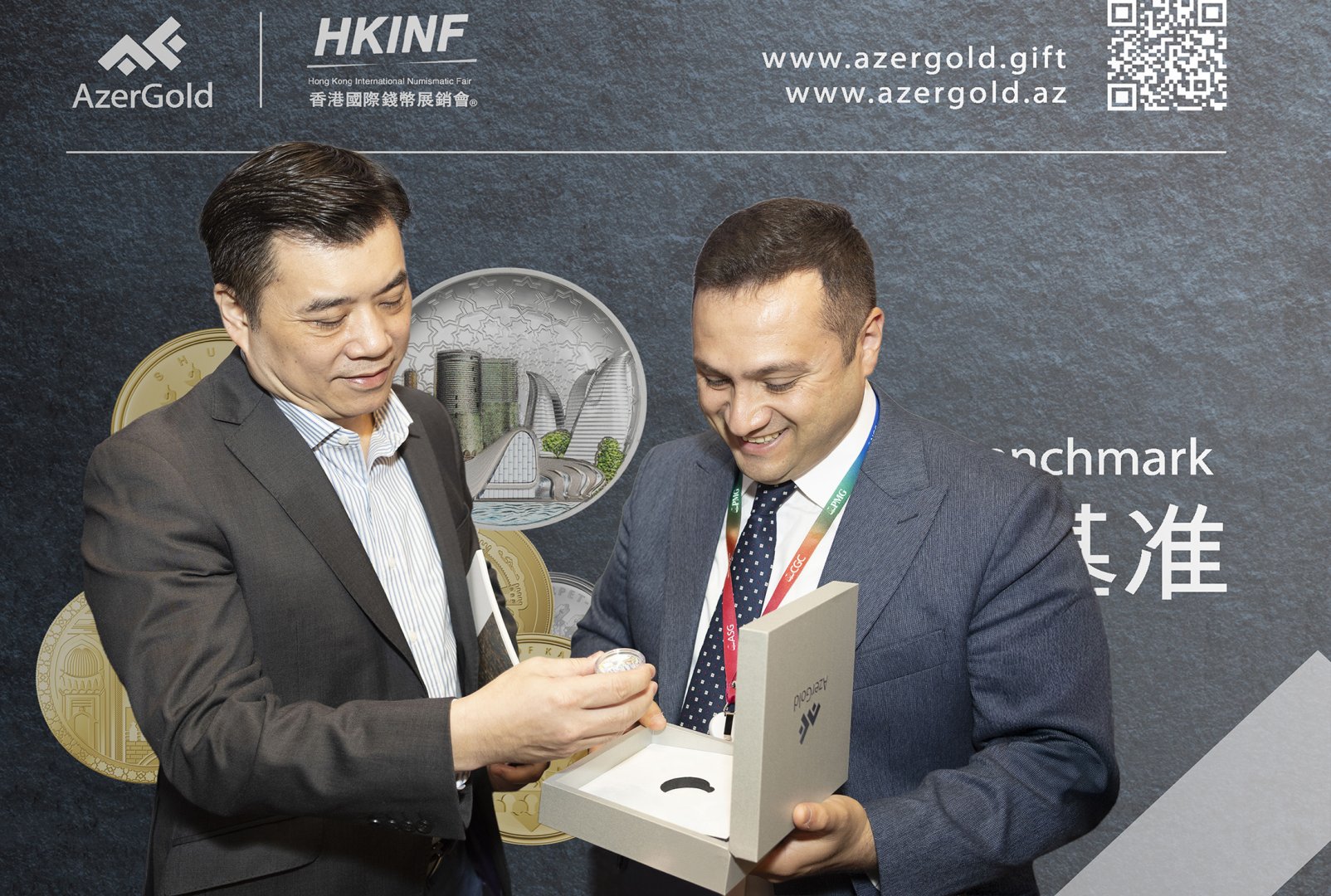 Монеты ЗАО “AzerGold” представлены на Гонконгской международной нумизматической выставке (ФОТО)