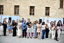 В старинной части Баку прошло дефиле с участием домашних животных (ФОТО)