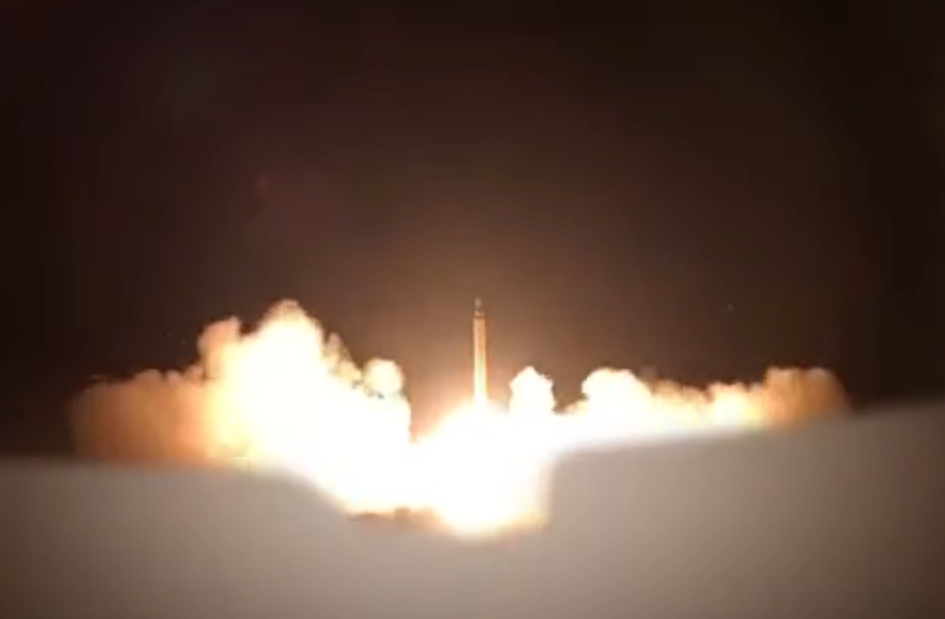 Кадры запуска Ираном ракет по базам США в Катаре и Ираке (ВИДЕО)