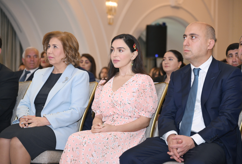 Вице-президент Фонда Гейдара Алиева Лейла Алиева приняла участие в дне выпускника  участников проекта «Поддержка образованию молодых девушек» (ФОТО)