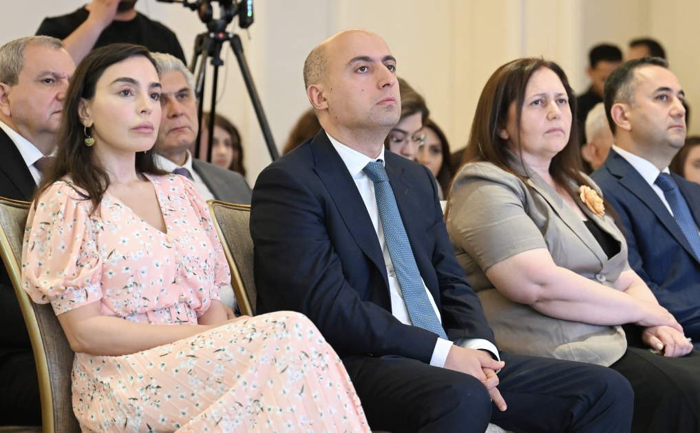 Вице-президент Фонда Гейдара Алиева Лейла Алиева приняла участие в дне выпускника  участников проекта «Поддержка образованию молодых девушек» (ФОТО)