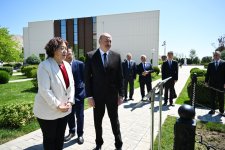 Президент Ильхам Алиев посмотрел участок, куда упала ракета, выпущенная Арменией по ТЭС "Азербайджан" во время Отечественной войны (ФОТО)