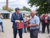 Еще 40 семьям вручены ключи от квартир в Гасанризе (ФОТО)