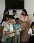 Вице-президент Фонда Гейдара Алиева Лейла Алиева и руководитель Баку Медиа Центра Арзу Алиева приняли участие в открытии Детско-юношеской спортивно-шахматной школы в Хызы (ФОТО)