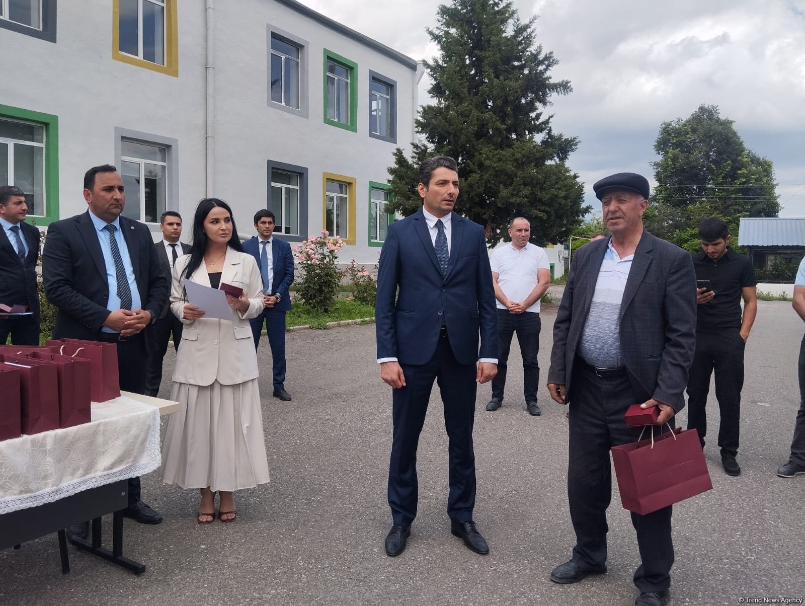 Еще 40 семьям вручены ключи от квартир в Гасанризе (ФОТО)