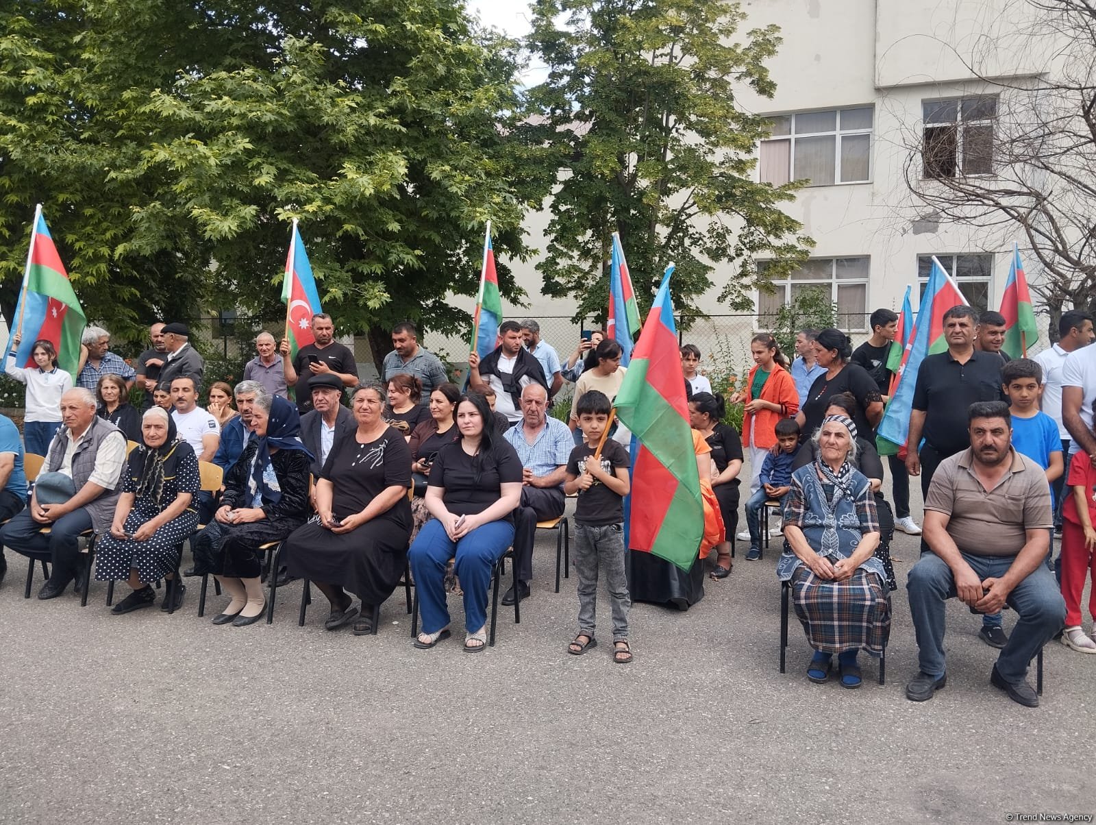 Еще 40 семьям вручены ключи от квартир в Гасанризе (ФОТО)
