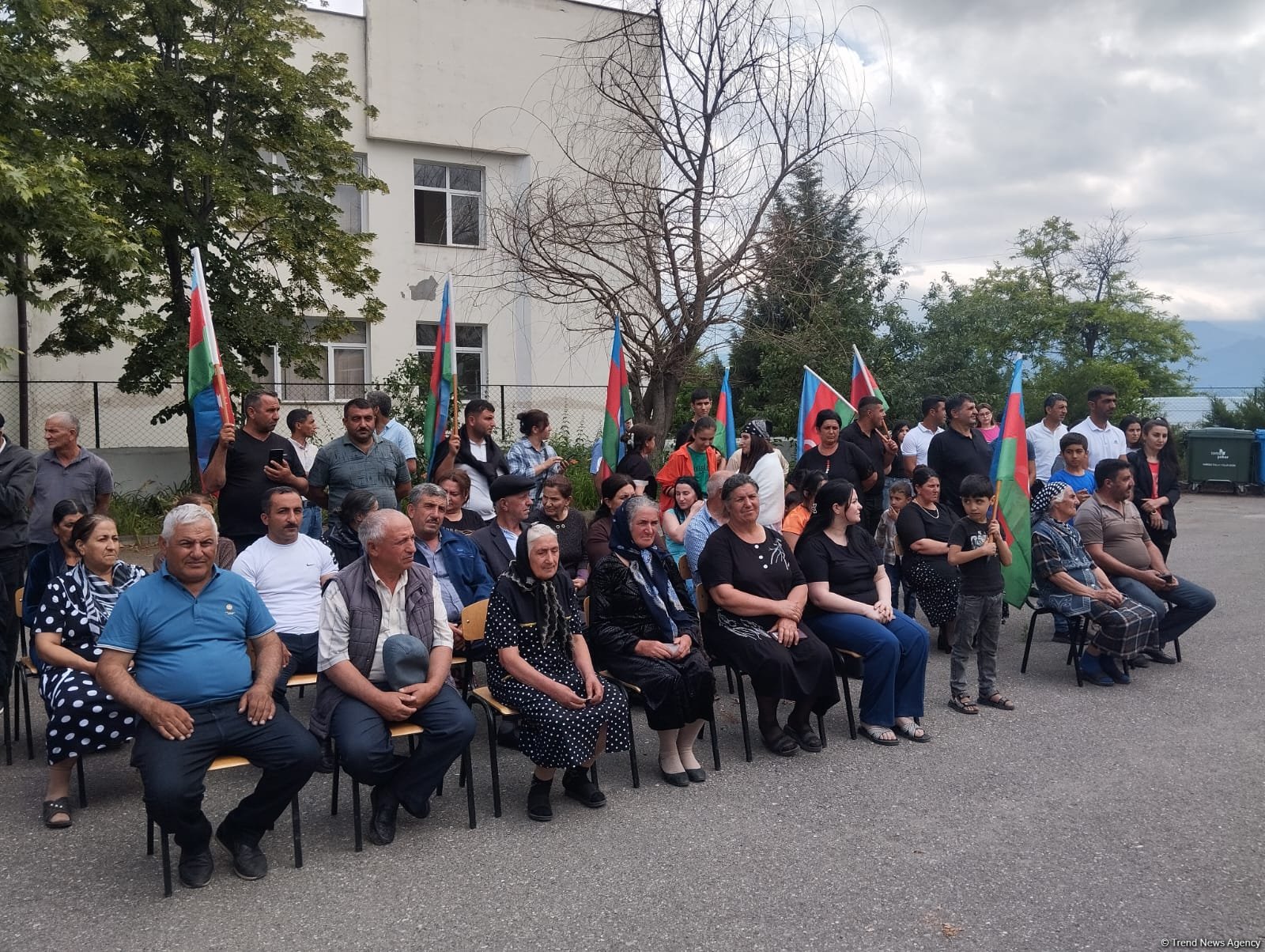 Еще 40 семьям вручены ключи от квартир в Гасанризе (ФОТО)