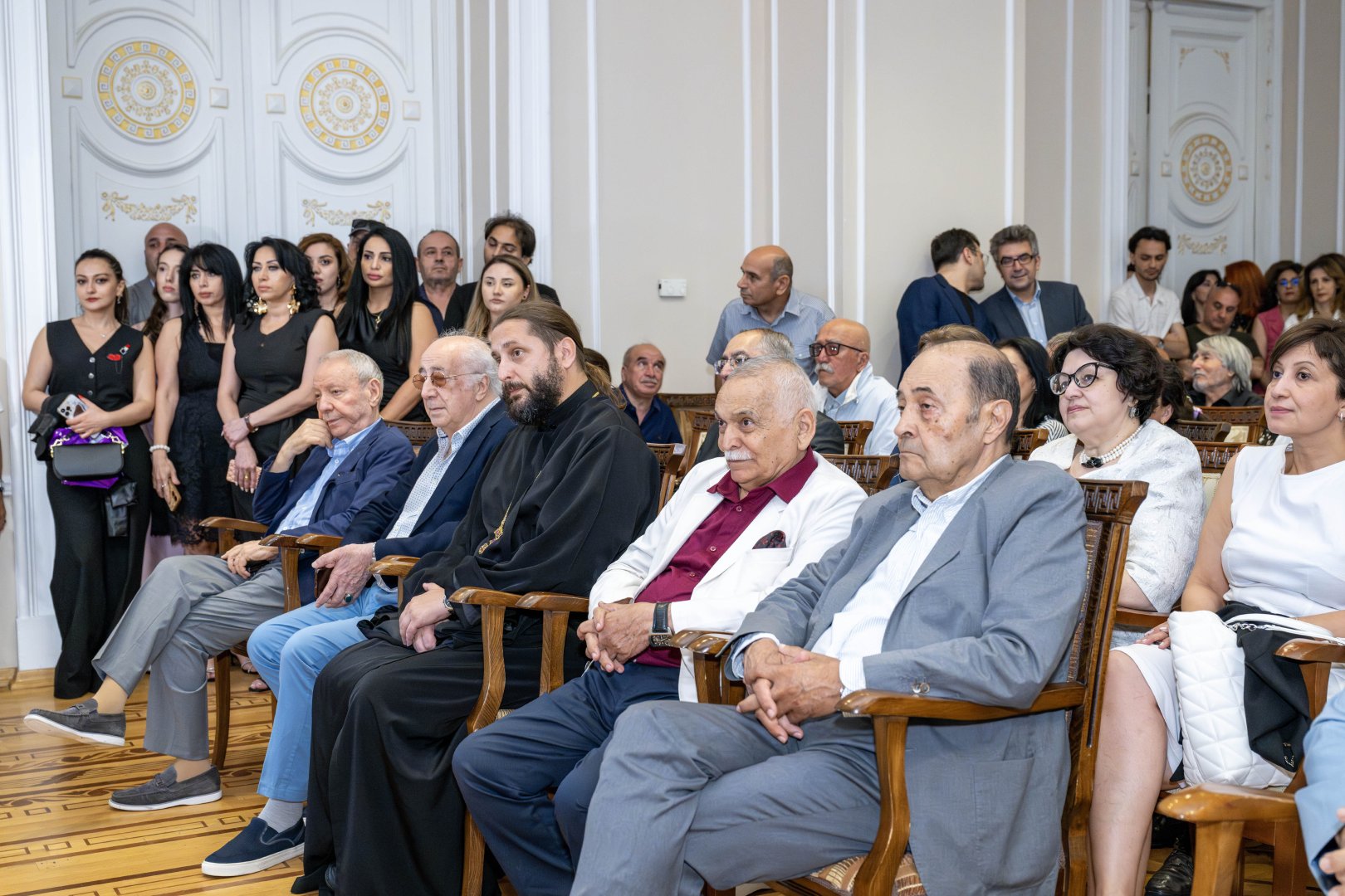 В Баку по случаю юбилея Натига Сафарова представлены уникальные отреставрированные работы  (ФОТО)