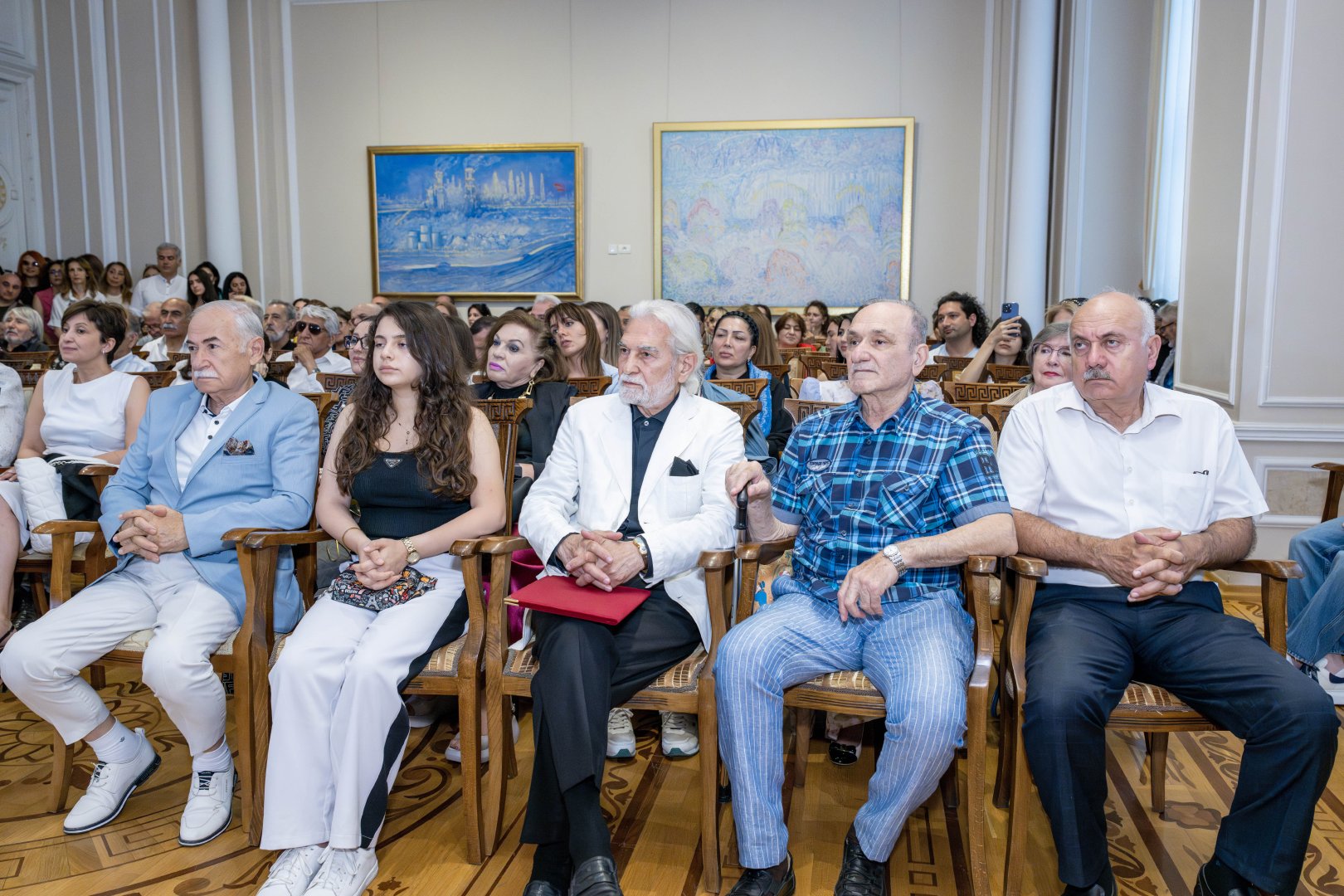 В Баку по случаю юбилея Натига Сафарова представлены уникальные отреставрированные работы  (ФОТО)