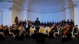 Хор, оркестр и великая музыка летним вечером в Баку (ФОТО)