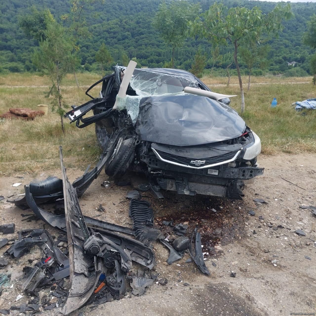 На дороге Гусар-Шахдаг столкнулись два автомобиля - есть пострадавшие (ФОТО)