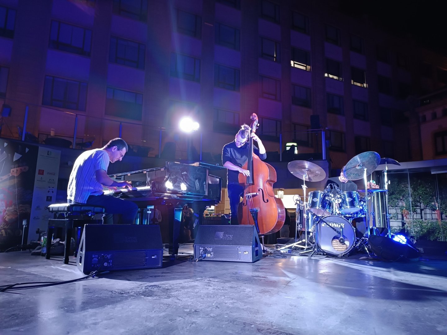 Австрийский джаз под звездами Баку: Simon Raab Trio на сцене Baku Piano Festival 2025 (ВИДЕО, ФОТО)