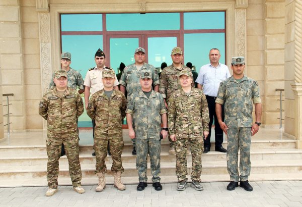 Военная делегация Казахстана ознакомилась с применением стандартов НАТО в армии Азербайджана (ФОТО)