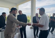 Очередная группа бывших вынужденных переселенцев прибыла в агдамское село Кенгерли  (ФОТО)