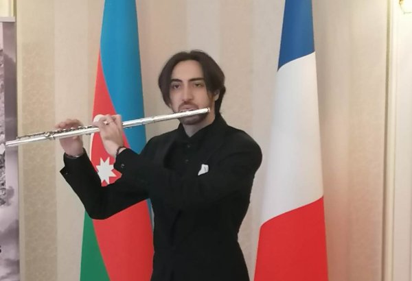 Азербайджанский музыкант стал победителем Miclot International Music Competition во Франции (ВИДЕО)