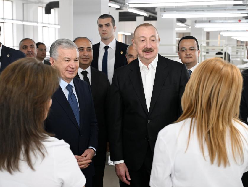 Президент Ильхам Алиев и Президент Шавкат Мирзиёев ознакомились с деятельностью швейной фабрики Businesstex JV в Ханкенди (ФОТО/ВИДЕО)