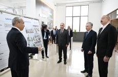 Президент Ильхам Алиев и Президент Шавкат Мирзиёев ознакомились с деятельностью швейной фабрики Businesstex JV в Ханкенди (ФОТО/ВИДЕО)