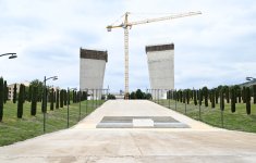 Президент Ильхам Алиев ознакомился с проводимыми строительными работами в Парке Победы в Ханкенди (ФОТО/ВИДЕО)
