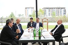 Президент Ильхам Алиев и участники 17-го Саммита ОЭС посмотрели шоу карабахских скакунов «Победа» в комплексе «Имарет» в Агдаме (ФОТО/ВИДЕО)