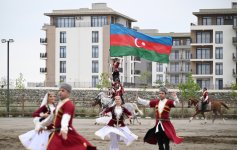 Президент Ильхам Алиев и участники 17-го Саммита ОЭС посмотрели шоу карабахских скакунов «Победа» в комплексе «Имарет» в Агдаме (ФОТО/ВИДЕО)