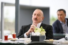 Президент Ильхам Алиев и участники 17-го Саммита ОЭС посмотрели шоу карабахских скакунов «Победа» в комплексе «Имарет» в Агдаме (ФОТО/ВИДЕО)