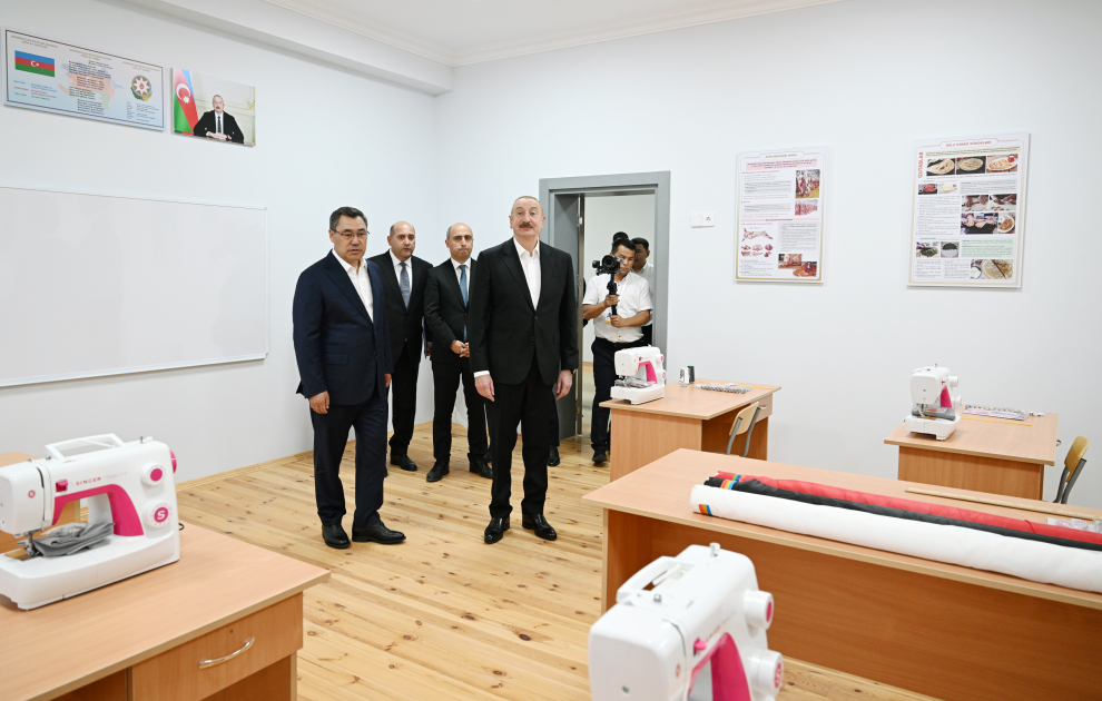 Президент Ильхам Алиев и Президент Садыр Жапаров приняли участие в открытии 1-го этапа села Хыдырлы Агдамского района (ФОТО/ВИДЕО)