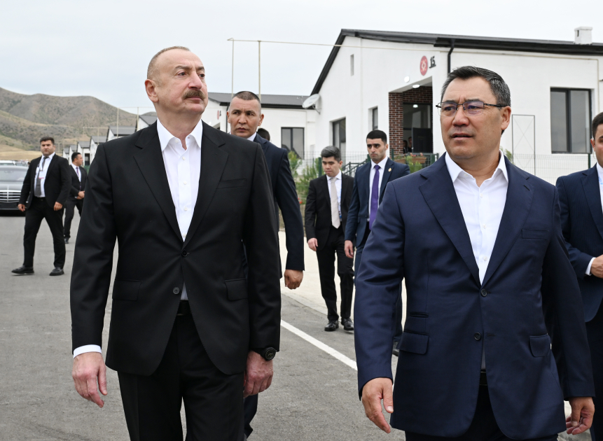 Президент Ильхам Алиев и Президент Садыр Жапаров приняли участие в открытии 1-го этапа села Хыдырлы Агдамского района (ФОТО/ВИДЕО)