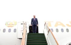 Президент Таджикистана прибыл в Азербайджан (ФОТО)