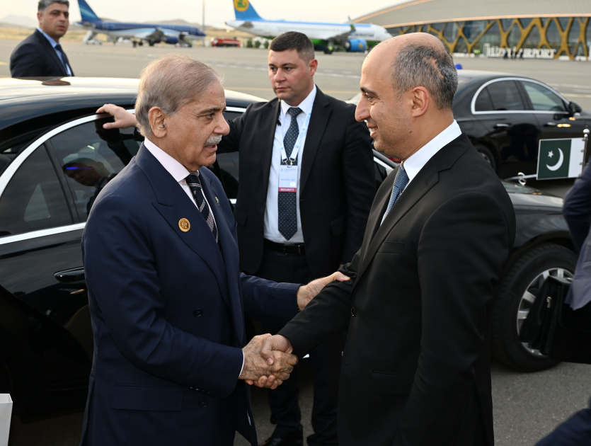 Завершился визит премьер-министра Пакистана в Азербайджан
