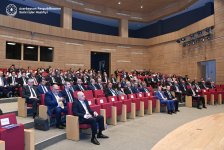 Обсуждены внешняя политика и многосторонняя дипломатия в условиях меняющегося мирового порядка (ФОТО)