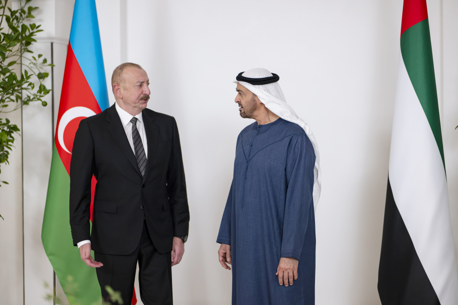 President Ilham Aliyev meets with President of United Arab Emirates in Abu Dhabi (PHOTO)