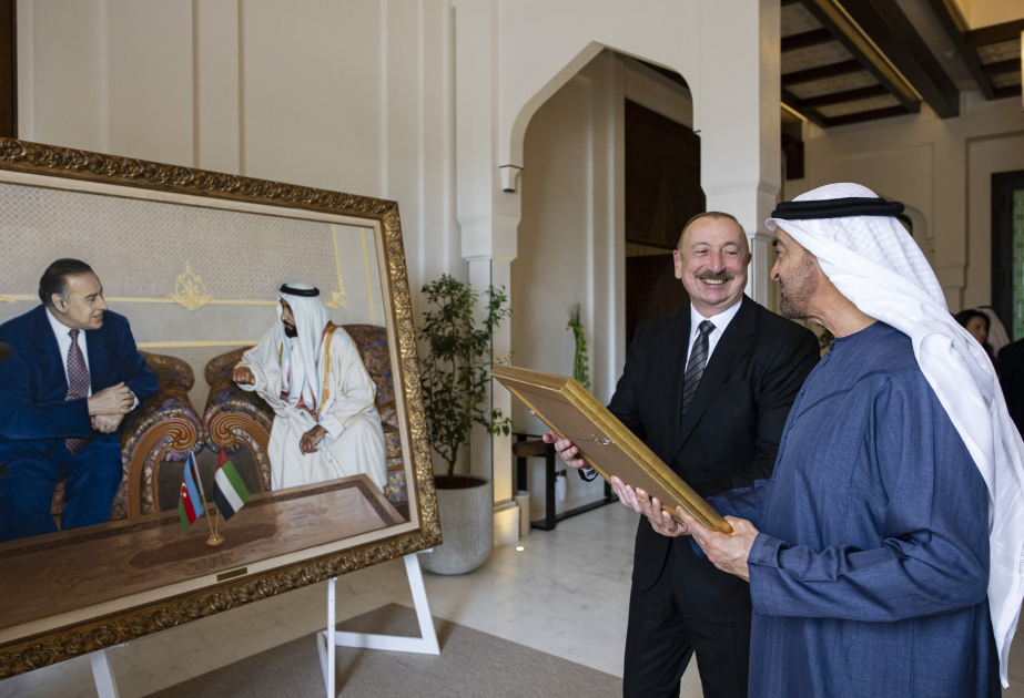 President Ilham Aliyev meets with President of United Arab Emirates in Abu Dhabi (PHOTO)