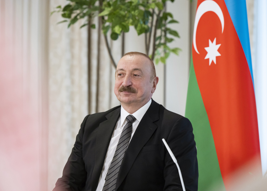 President Ilham Aliyev meets with President of United Arab Emirates in Abu Dhabi (PHOTO)