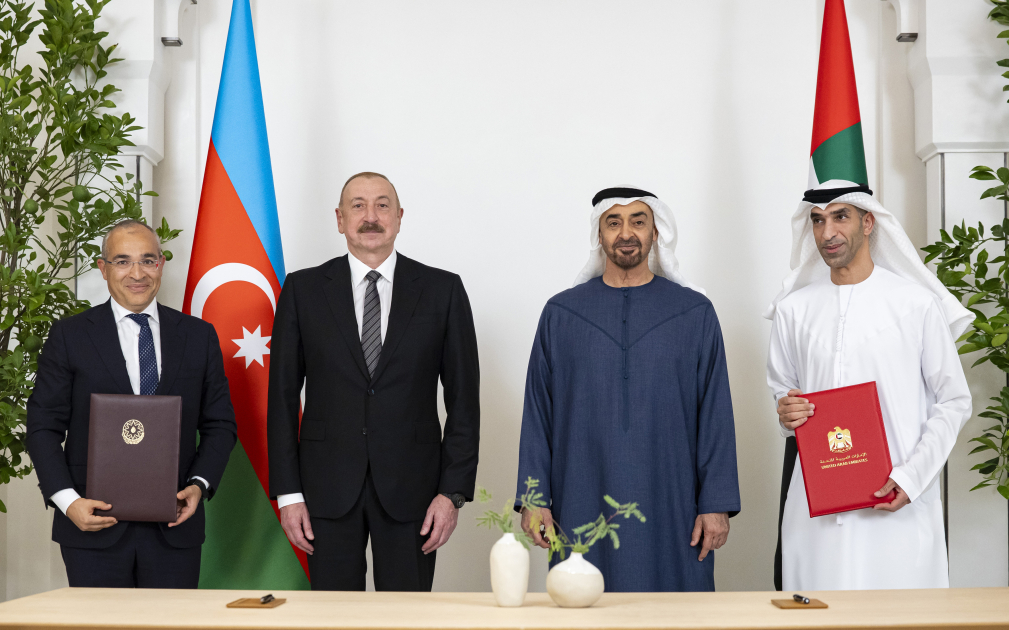 President Ilham Aliyev meets with President of United Arab Emirates in Abu Dhabi (PHOTO)