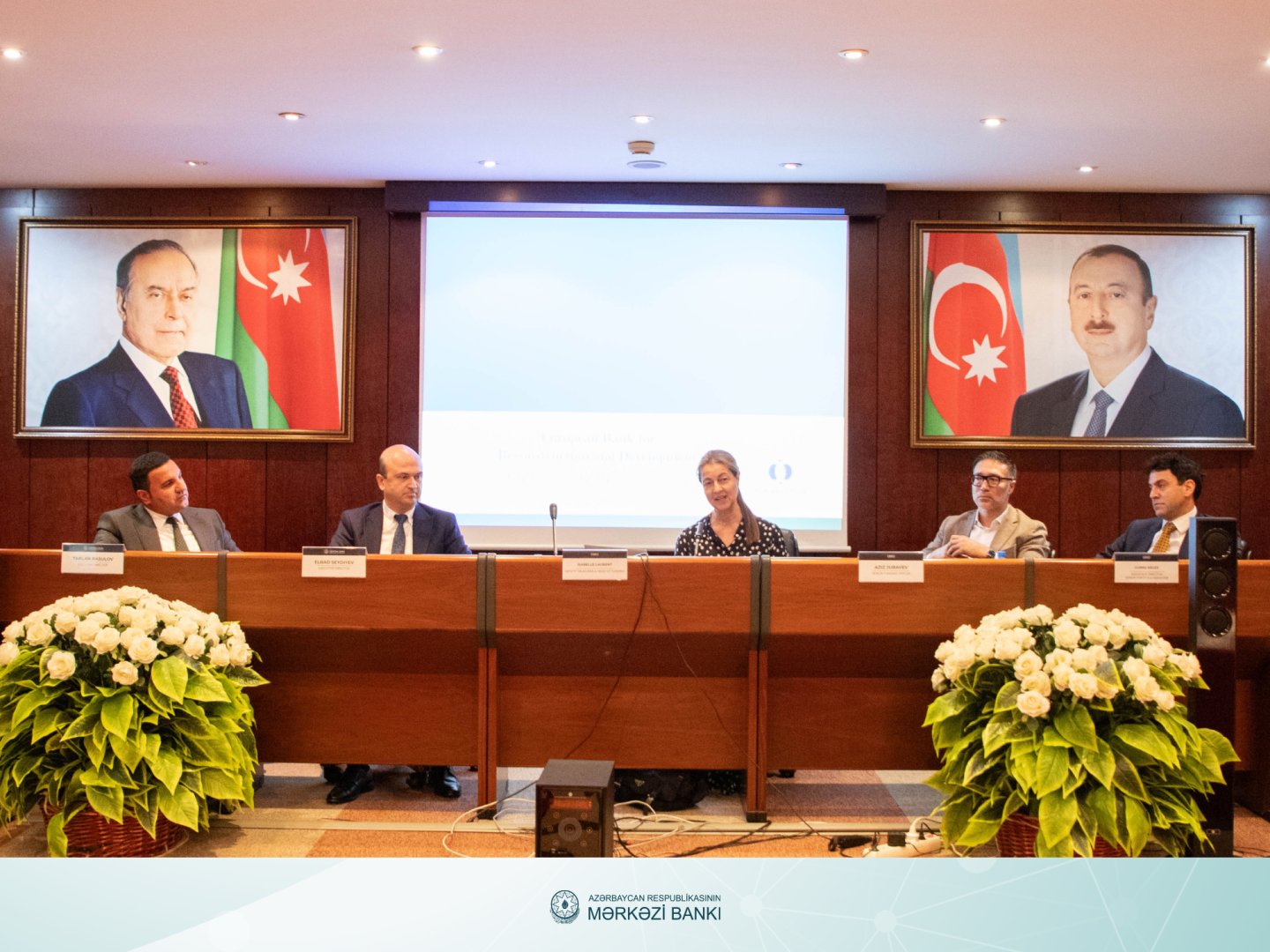 EBRD presents floating-rate bonds at Azerbaijan’s Central Bank (PHOTO)