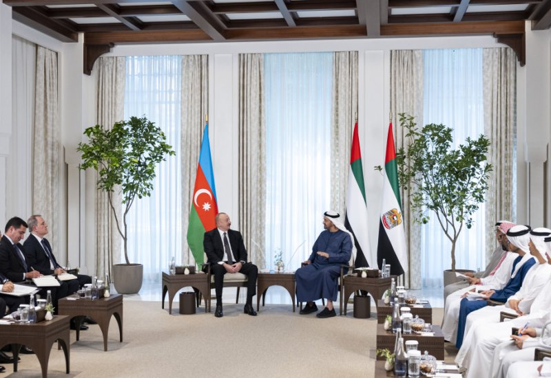 President Ilham Aliyev meets with President of United Arab Emirates in Abu Dhabi (PHOTO)