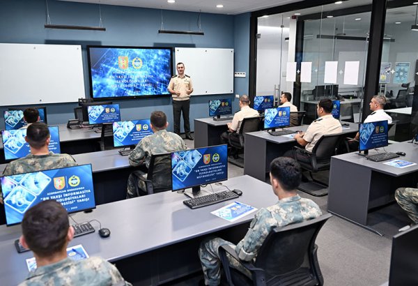 Azerbaijan Army launches fierce contest to crown ‘Best IT Specialist' (PHOTO)