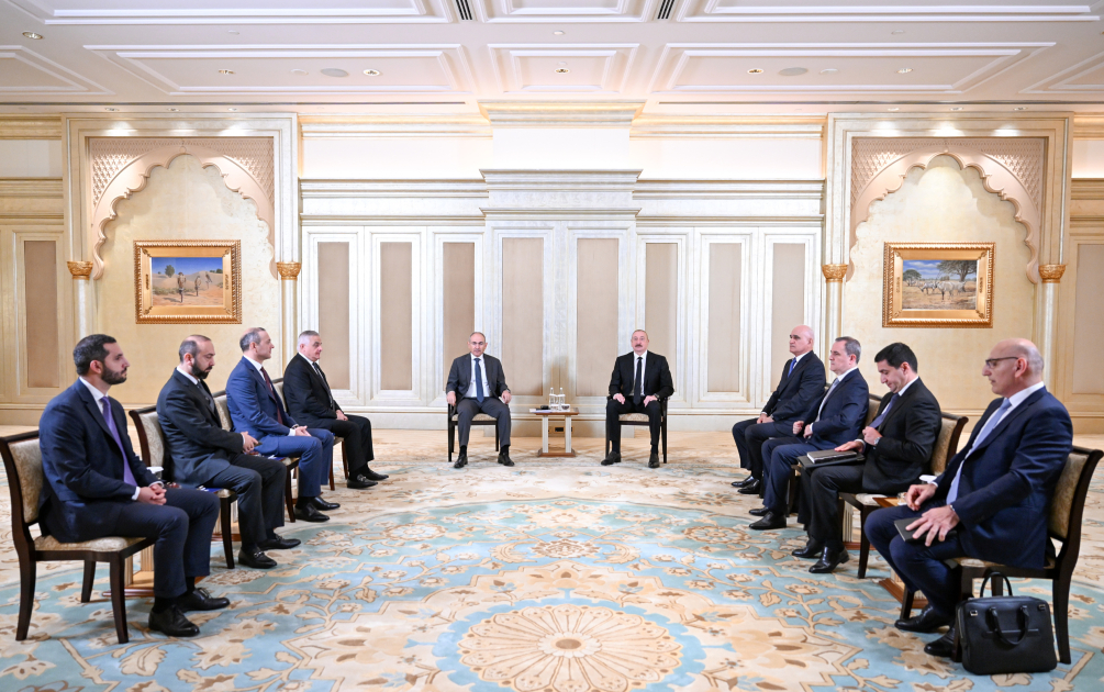 Talks between President Ilham Aliyev, PM Nikol Pashinyan wrap up in Abu Dhabi (PHOTO/VIDEO)