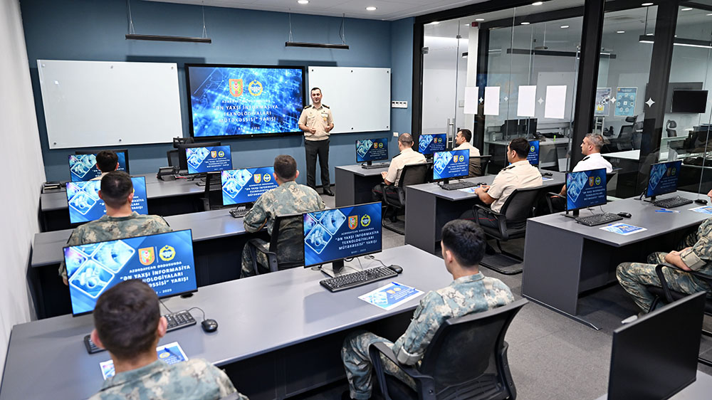 Azerbaijan Army launches fierce contest to crown ‘Best IT Specialist' (PHOTO)