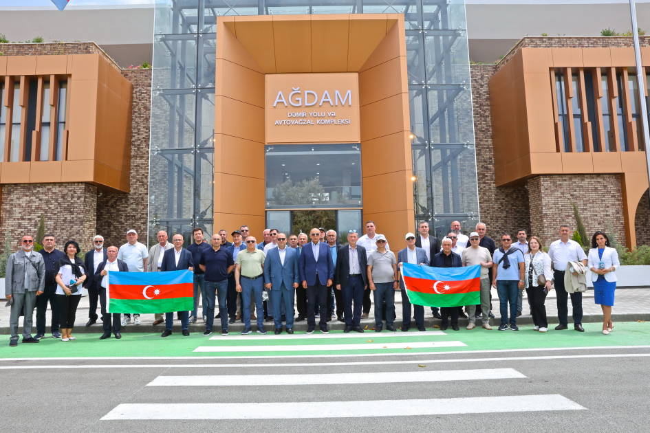 Azerbaijani political party chiefs explore Aghdam’s progress (PHOTO)