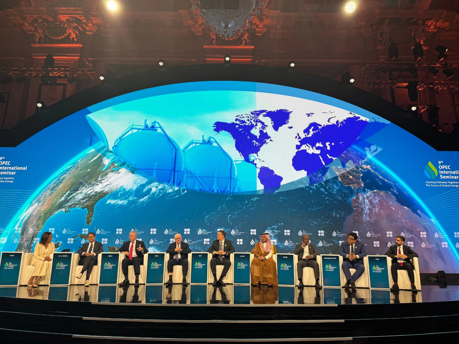 SOCAR chief represents Azerbaijan at 9th OPEC Int'l seminar in Vienna (PHOTO)