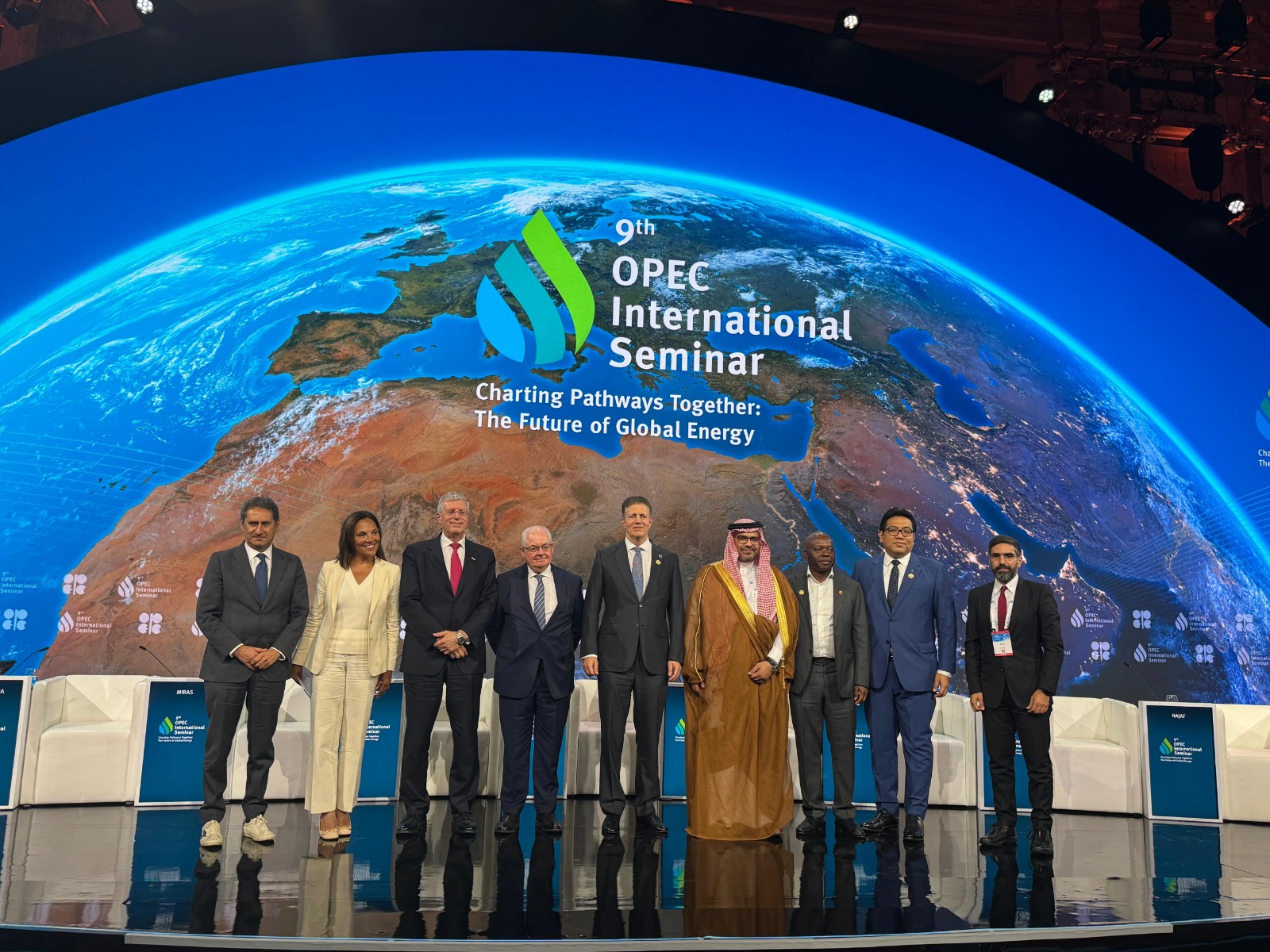 SOCAR chief represents Azerbaijan at 9th OPEC Int'l seminar in Vienna (PHOTO)